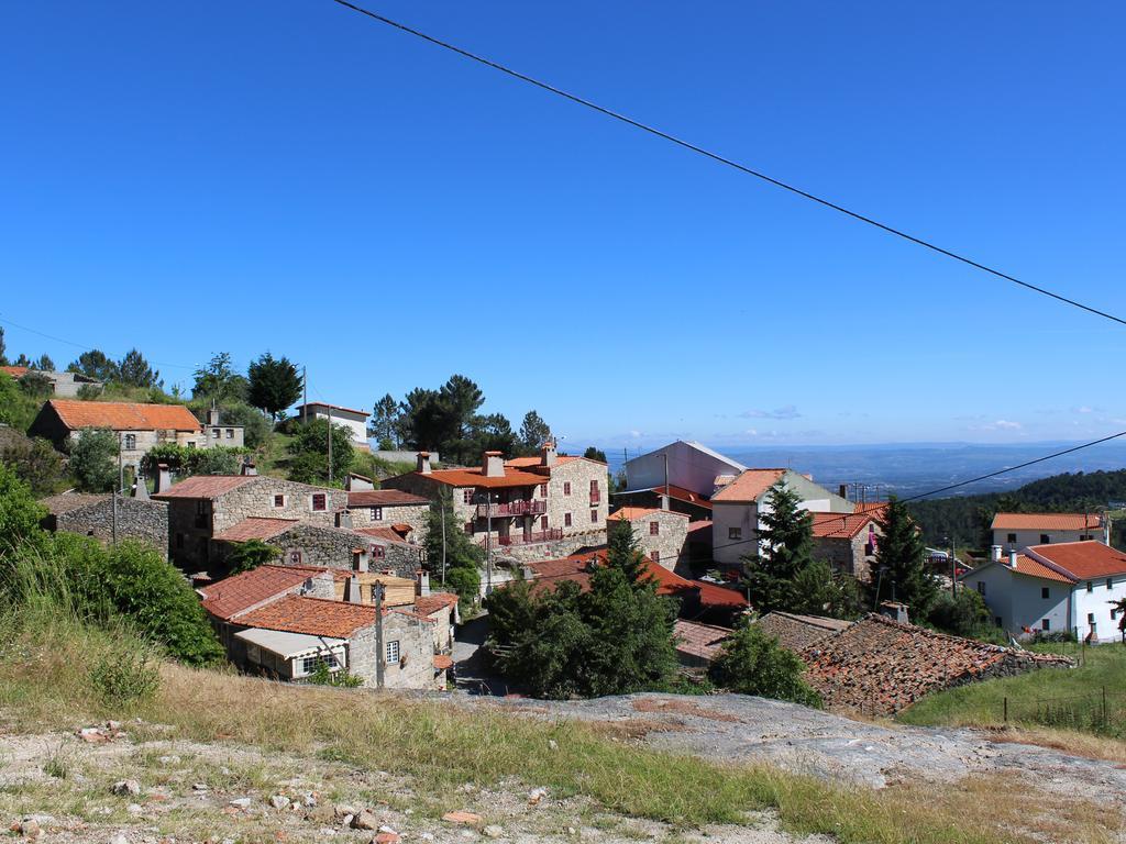 Casas Da Ribeira Hostal Seia Exterior foto